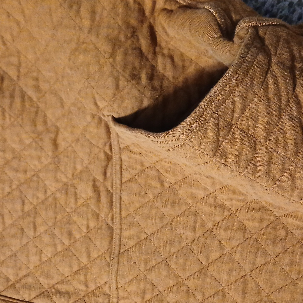 Duluth Trading Co Men's Brown Quilted Vest - Picture 7 of 10